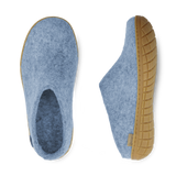 Slip-on with natural rubbersole in the colour Sky