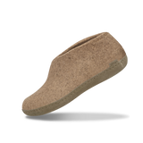 The leather shoe sand