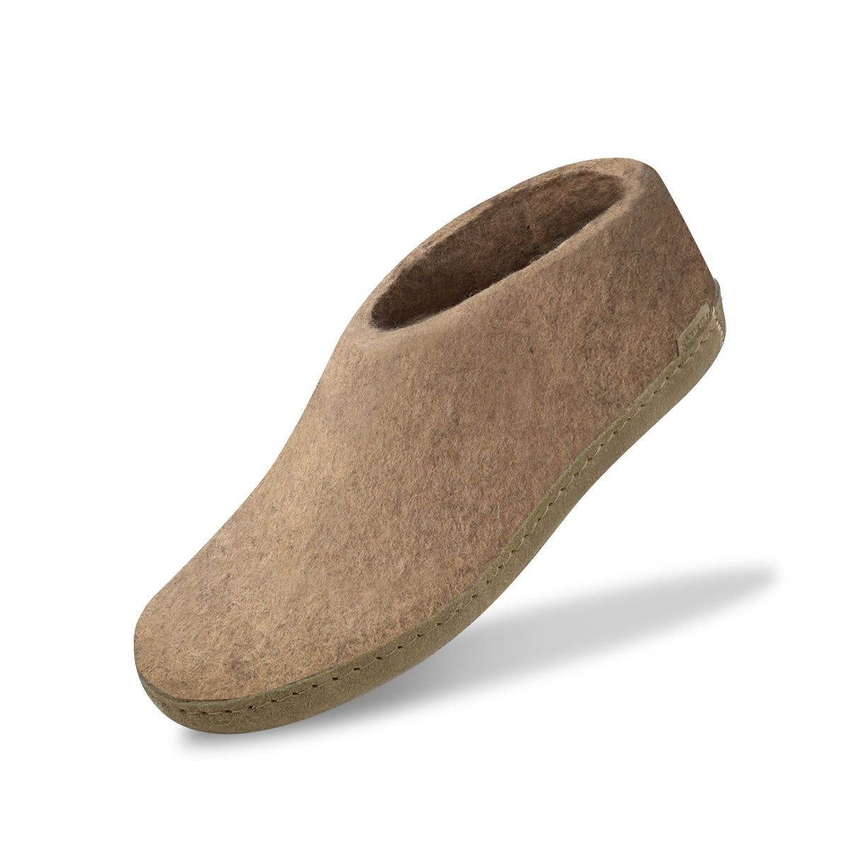 The leather shoe sand