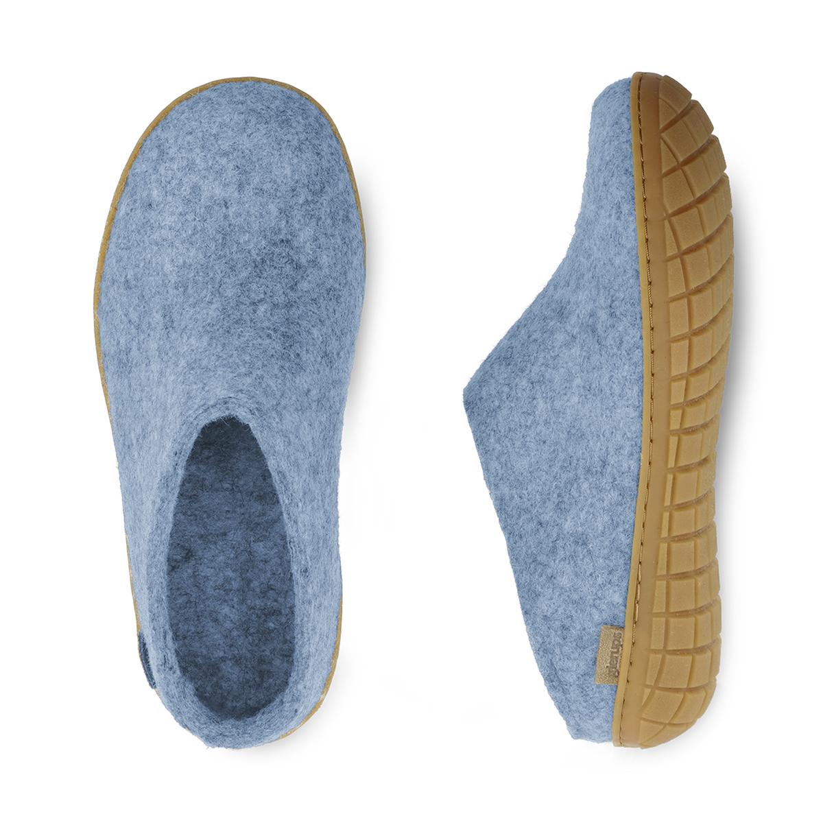 Slip-on with natural rubbersole in the colour Sky 